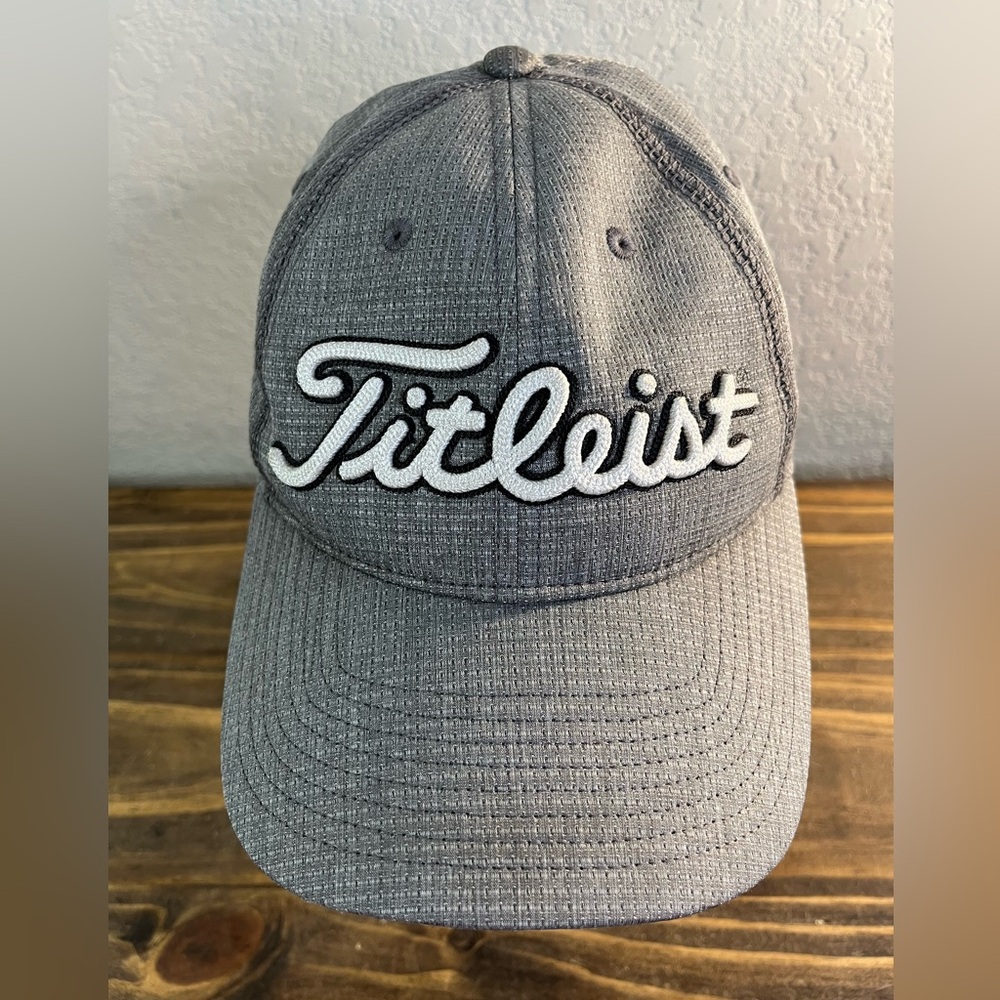Titleist Golf Logo Embroidered Strapback Hat Cap Grey Gray White Pre-Owned